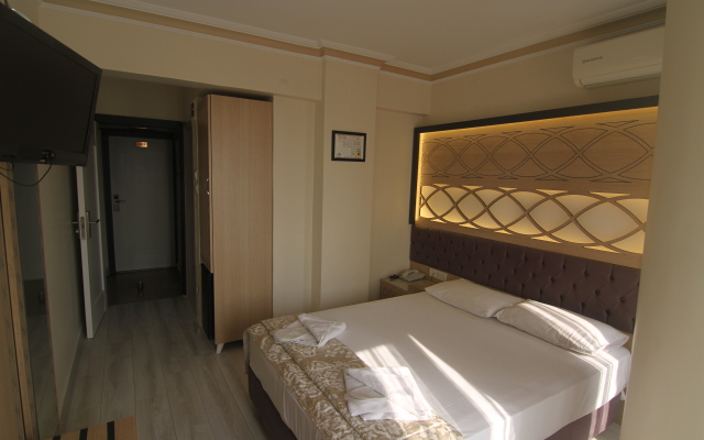 Grand Liza Hotel