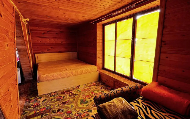 Частный дом двухэтажный на 1-й Лесной улице 1А