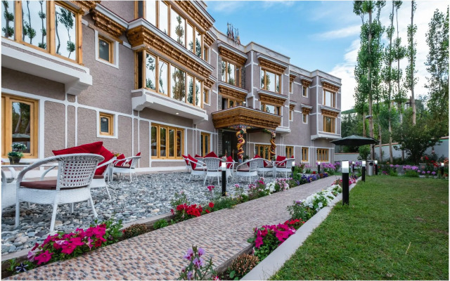 Sangaylay Palace Hotel