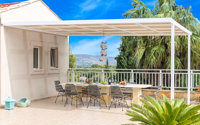 Вилла Chrysallis Heated Pool