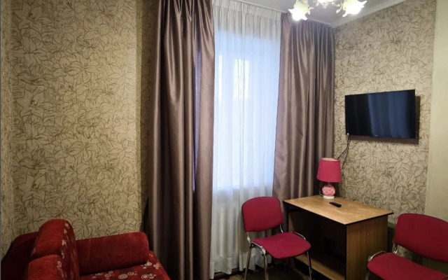 Malina Ryadom S Parkom V Tsentre Goroda Apartments