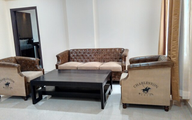 Hotel Raj Vista Suites & Convention