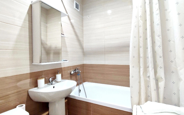 Квартира 2-комнатная в Омске на Петра Ильичева 4