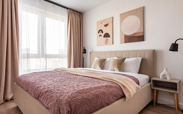Ezhevichno-Smorodinovyj Tort, vidovaya Flat