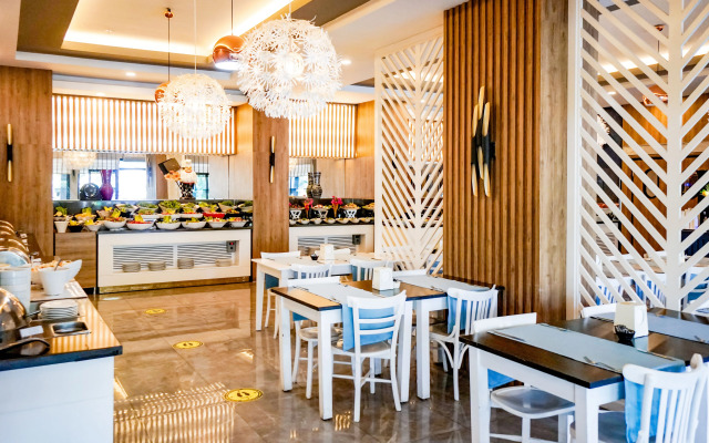 Отель Istanbul Beach