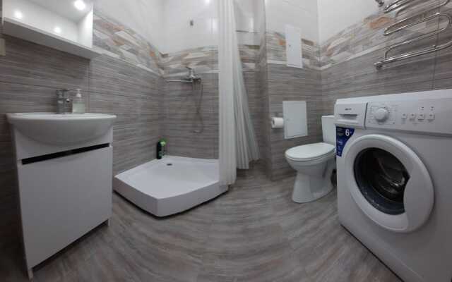 Апартаменты на Гамзатова 7 (447)