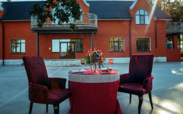 Malinovaya Sloboda Country Club