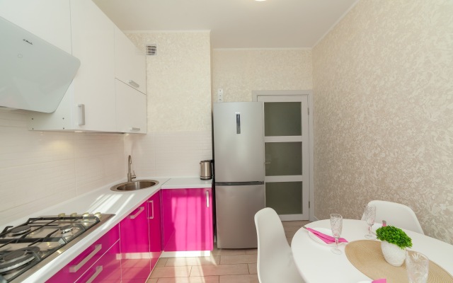 Trekhkomnatnye V Zhigulinoy Rosche Apartments