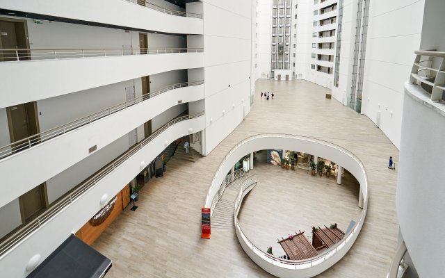 Апартаменты с бассейном Актёр Гелакси