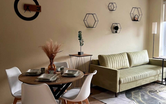 Udachnaya s Proektorom i Booolshoj Krovatyu Flat