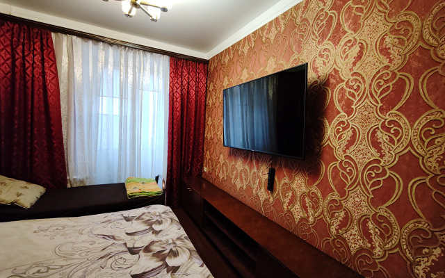 Квартира Просторная Трехкомнатная Сталинка на Проспекте Ленина