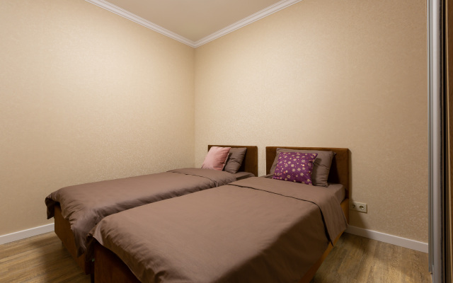 LuxHoll Flat