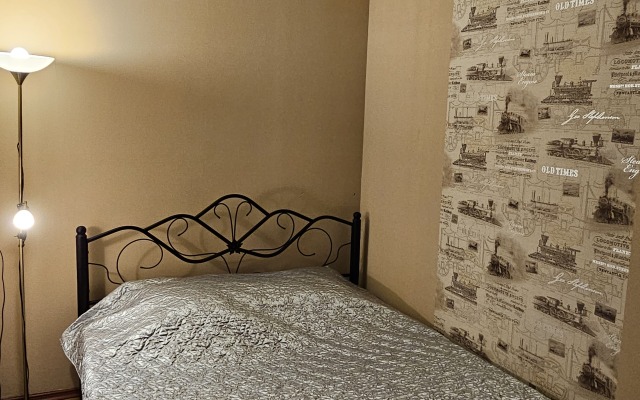 Prostornaya Vblizi Kolonistskogo Pruda Otdelny Park Flat