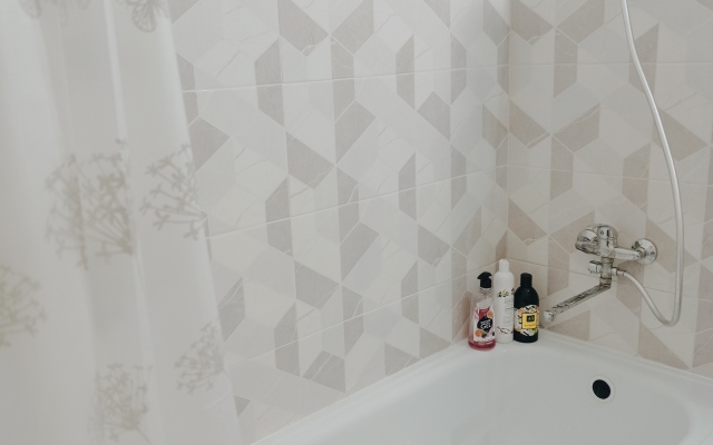 Evrodvuhkomnatnaya na Revolyucii, 52B Flat