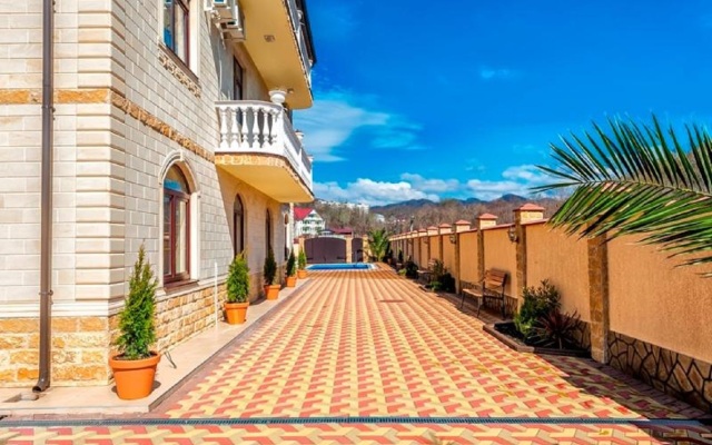 Zolotoy Lev Guest House