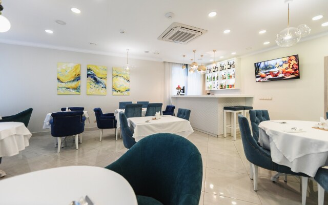 Yu Hotel