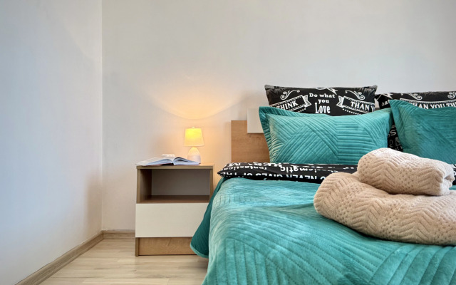 Na Ulitse Kashtanovaya Alleya 169 Flat