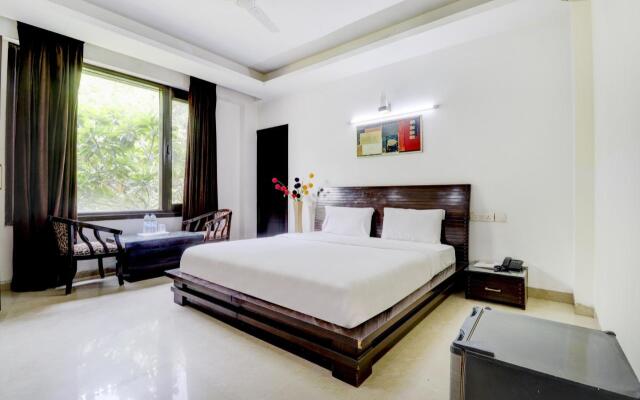 Blue Moon Residency Hotel & Restaurant Hotel