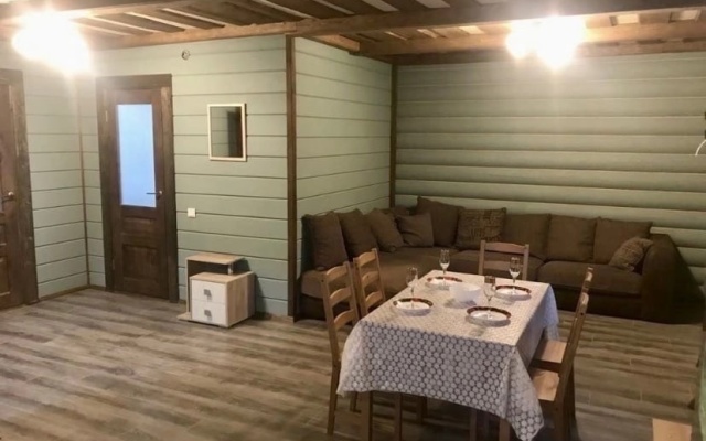 Na Chetyre Persony Guest House