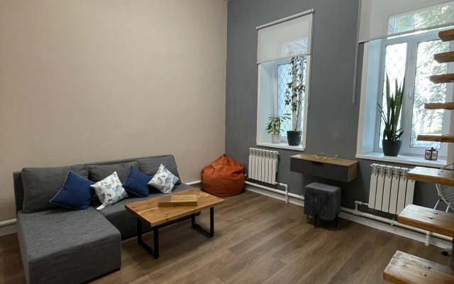 Квартира Двухкомнатная на площади Революции