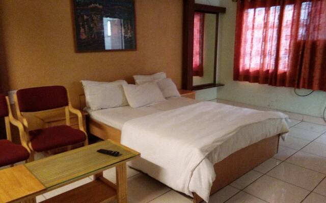 KP Suites Hotel