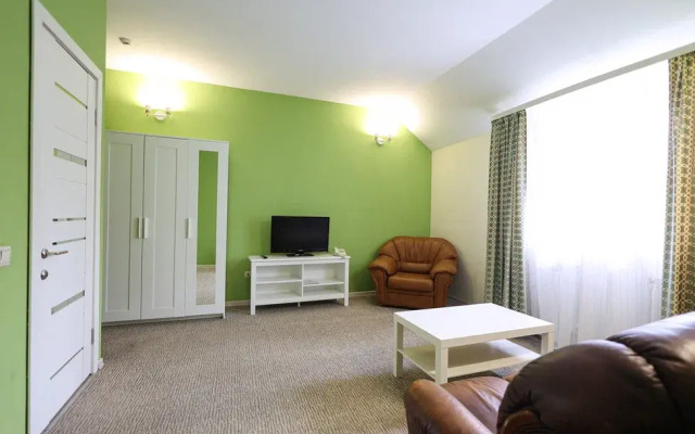 Hotel Monarkh