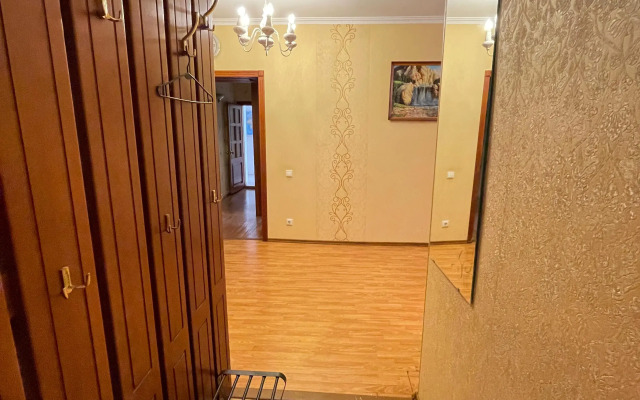 Shikarnaya U Kremlya Flat