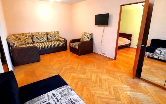 Dvuhkomnatnaya U Metro Chertanovskaya Apartments