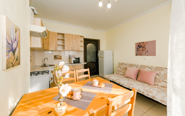 40 Let Pobedyi 1 Apartments