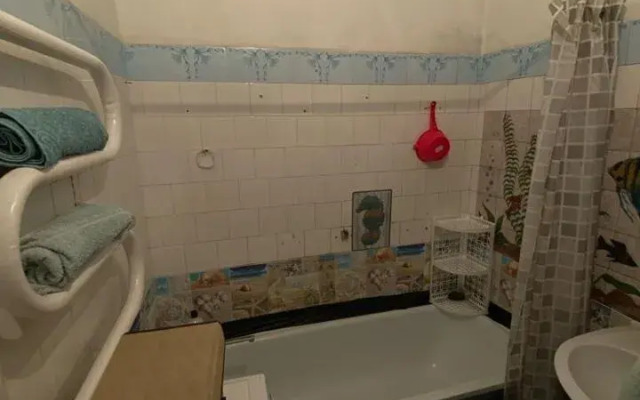 Na Kadamovskoy Ulitse 5 Flat