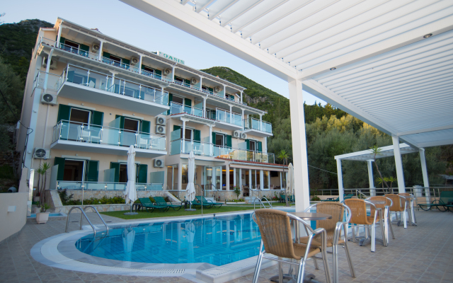 Oasis Hotel