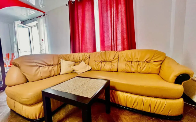 Centr vostok otlichnaja na Odesskaja 44k1 Apartments