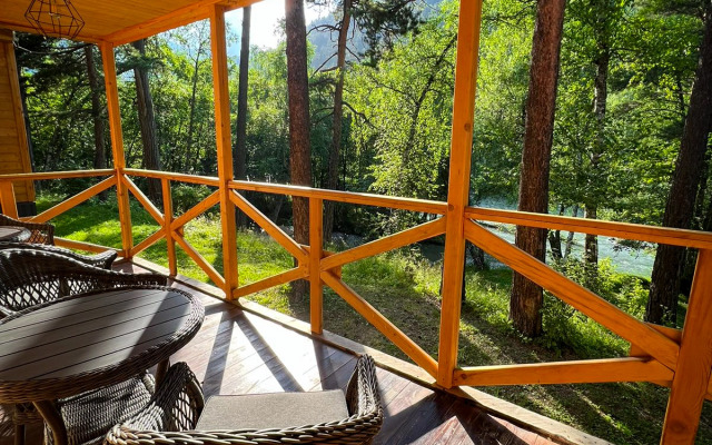 Шале Хвоя трехкомнатное с видом на реку