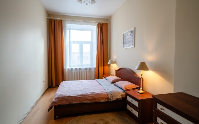 SBolshaya Morskaya 36 Two-bedroom  in St. Petersburg style Parking in the courtyard Fiat