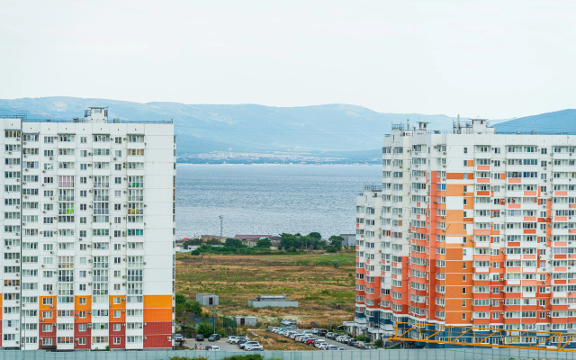 S vidom na more v Novorossiyske Apartments