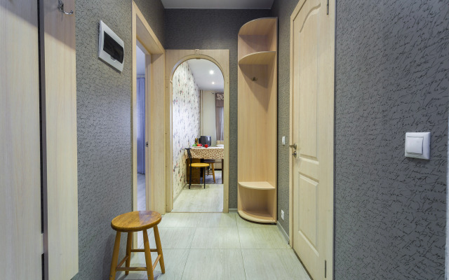 Апартаменты on Glukharskaya near Mibs