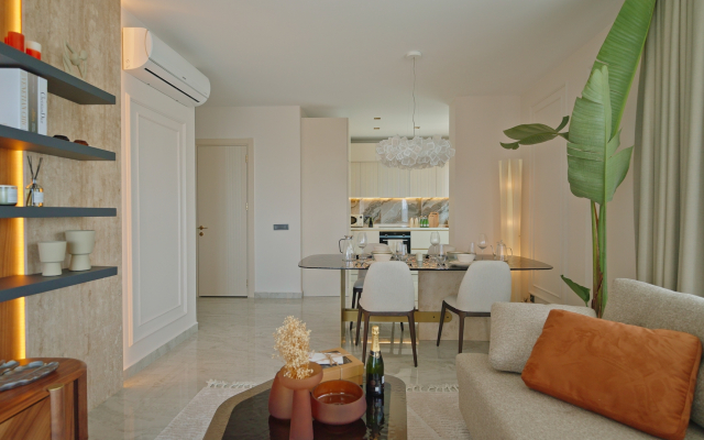 Qoople Legend A40 v 100 Metrakh ot Morya Apartments