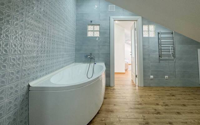 Квартиры с балконами и видом на горы на Мелетяна 5а 2