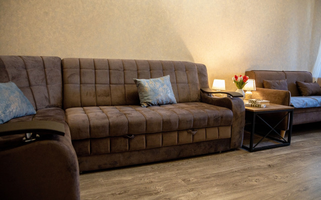 Квартира Двухкомнатная на Губина