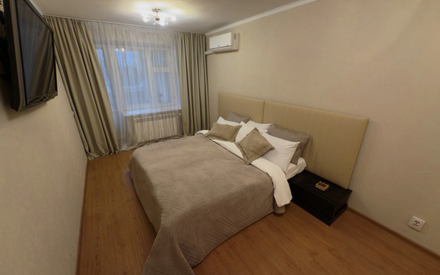 Apartamenty S Dzhakuzi I Vidom Na Park
