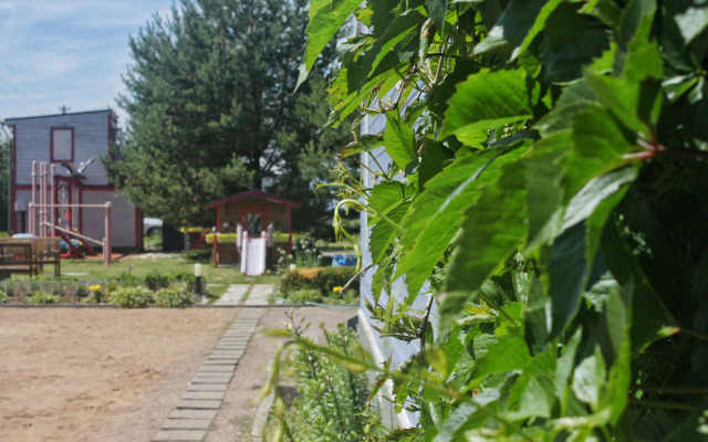 Частный дом Семейное эко-пространство Домик у моря