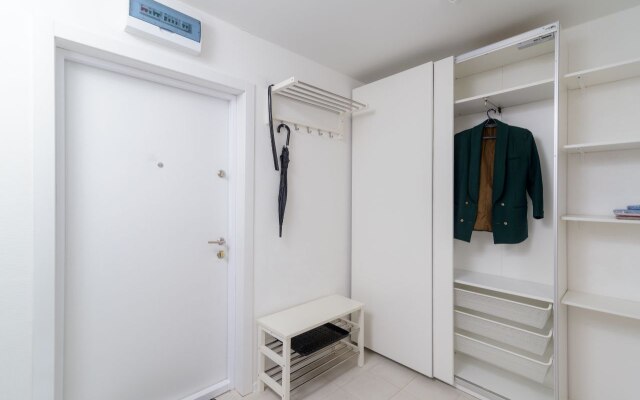 Na Salaryevskoy 16/1 Flat
