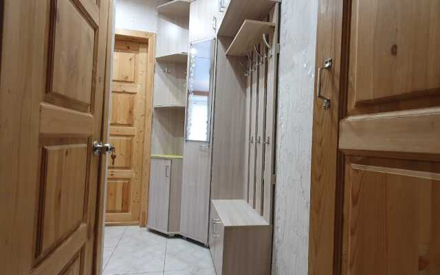 Dvushka Na Polyanskoy Flat