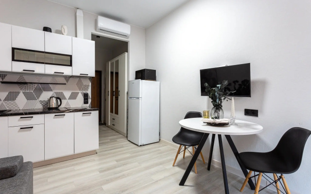 Квартира с Балконом и Видом на Лесопарк Аллея 114