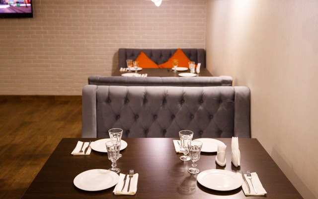 Отель Мелитон