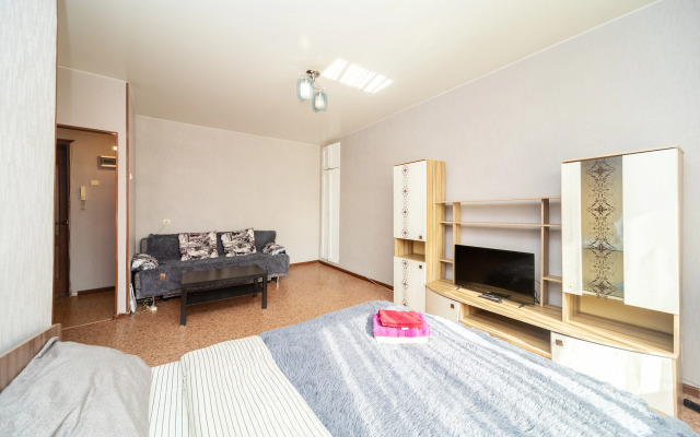 Апартаменты Мира 90