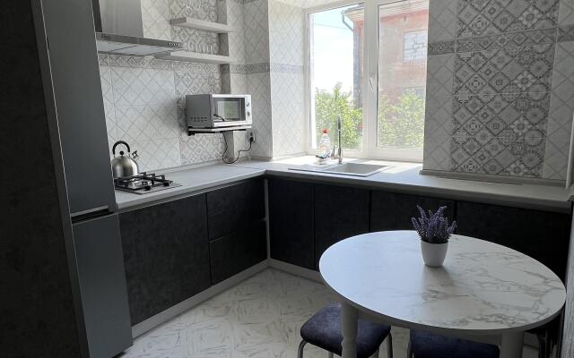 Metallurgov 13 Apartments
