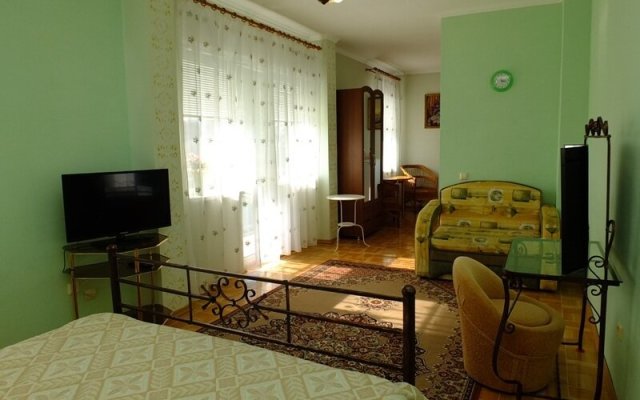 Semeyny Guest House