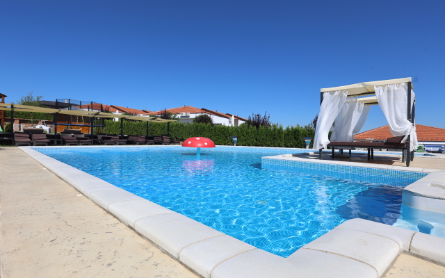 Отель Alexander Resort