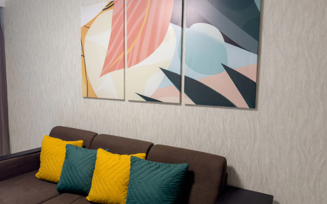 Na Vokzalnoy Ulitse 3-83 Flat